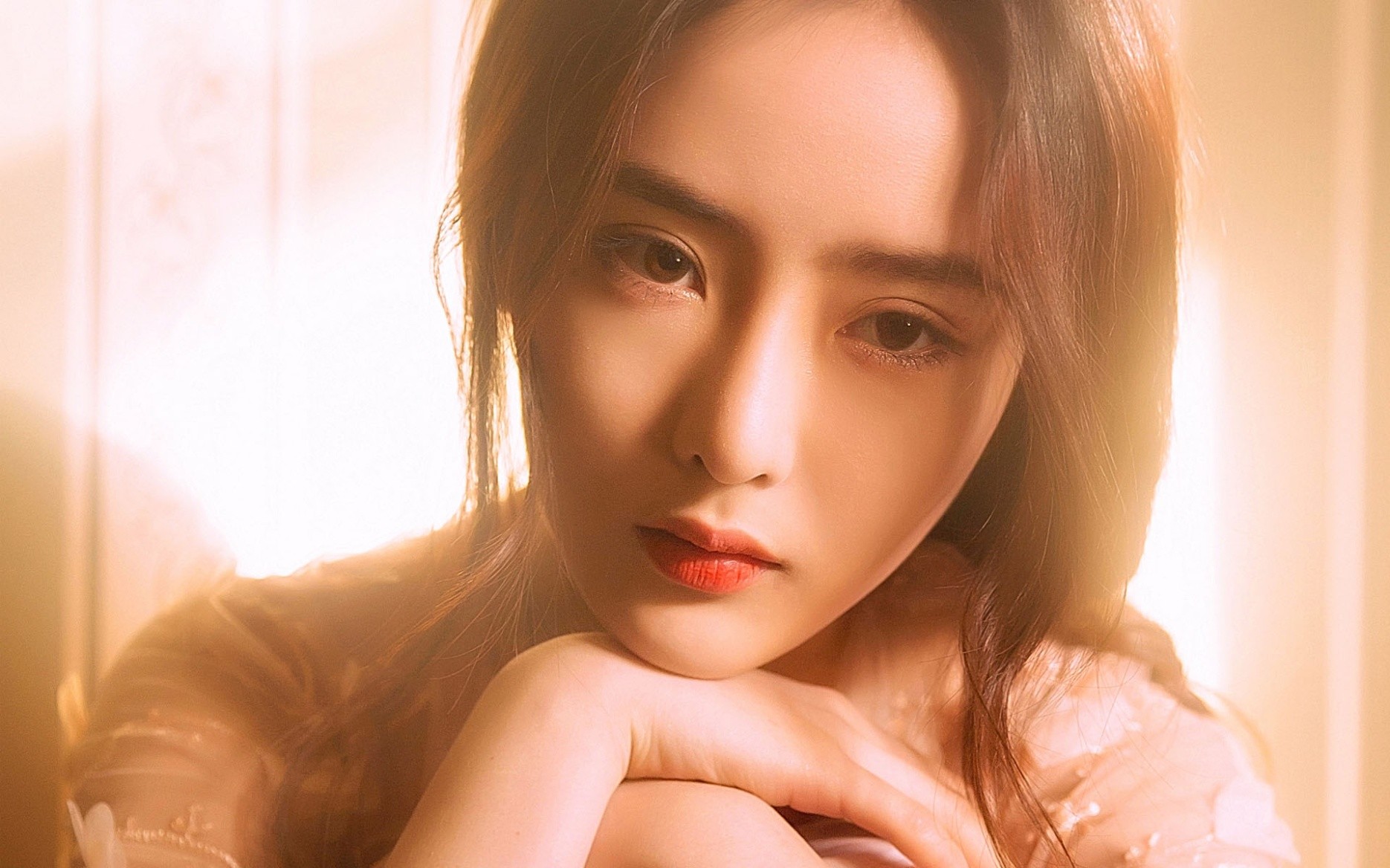 高冷文艺的美女治愈系组图